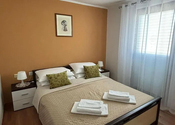 Kolic Daire Rab Town