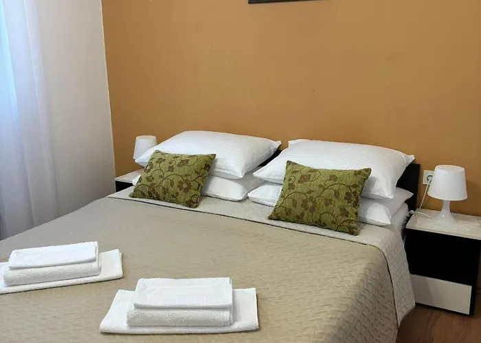 Apartment Kolic Rab Town