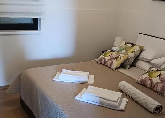 Apartment Kolic Rab Town