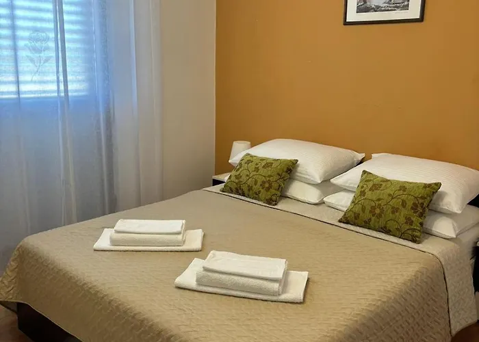 Kolic Apartment Rab Town